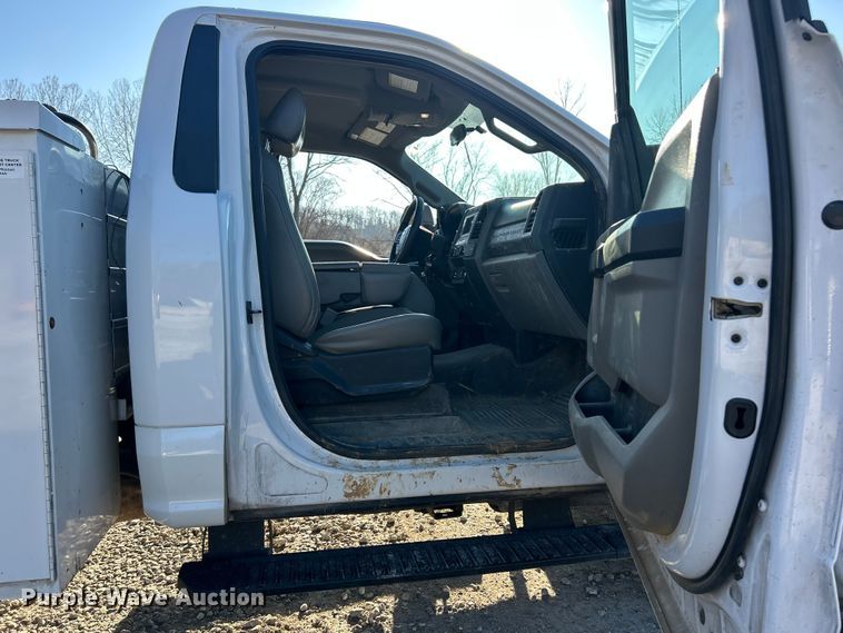 image for item FC5155 2019 Ford F550 XL utility / service truck