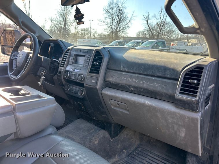 image for item FC5155 2019 Ford F550 XL utility / service truck