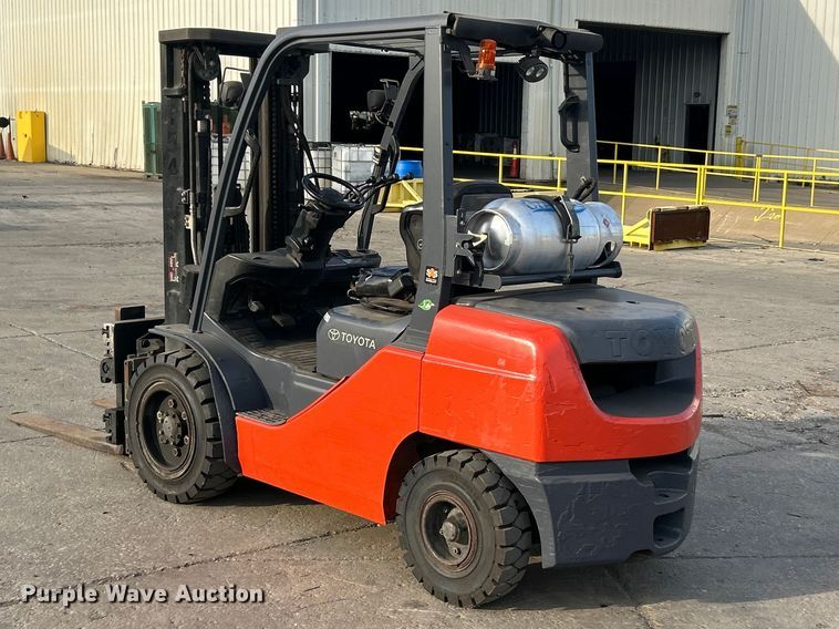 image for item FC5281 Toyota 8FGU30 forklift