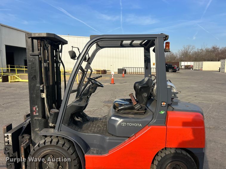 image for item FC5281 Toyota 8FGU30 forklift