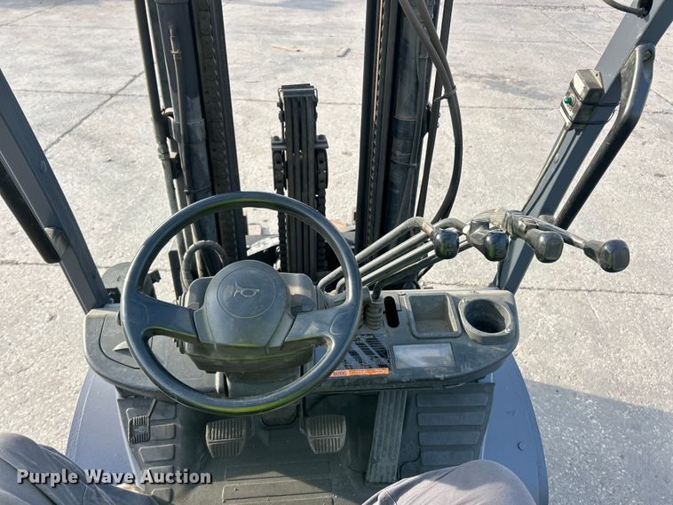 image for item FC5281 Toyota 8FGU30 forklift