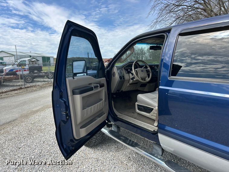 image for item FC5296 2009 Ford F350 Super Duty Crew Cab pickup truck
