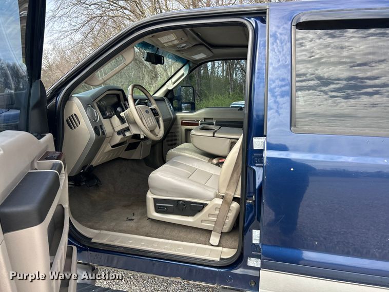 image for item FC5296 2009 Ford F350 Super Duty Crew Cab pickup truck