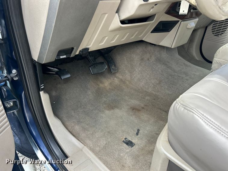 image for item FC5296 2009 Ford F350 Super Duty Crew Cab pickup truck