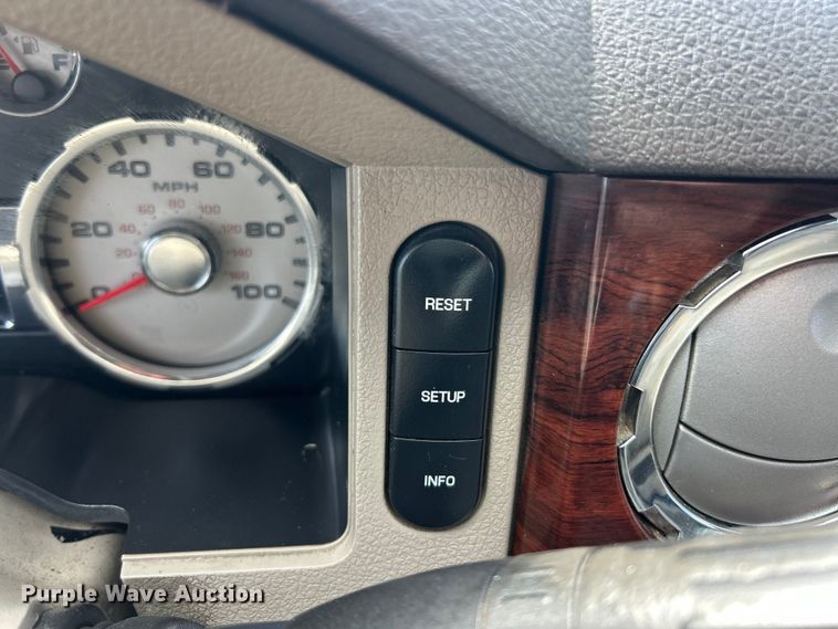 image for item FC5296 2009 Ford F350 Super Duty Crew Cab pickup truck