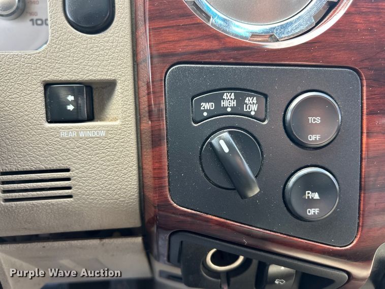 image for item FC5296 2009 Ford F350 Super Duty Crew Cab pickup truck