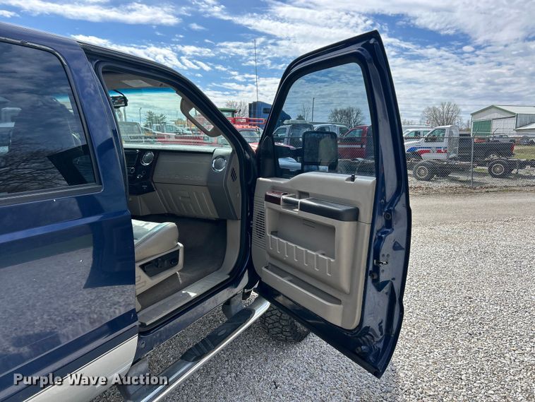 image for item FC5296 2009 Ford F350 Super Duty Crew Cab pickup truck