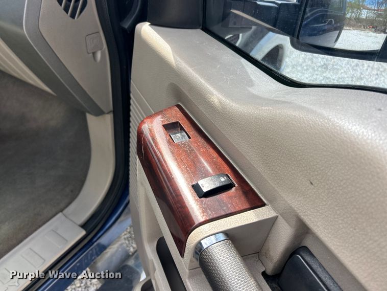 image for item FC5296 2009 Ford F350 Super Duty Crew Cab pickup truck