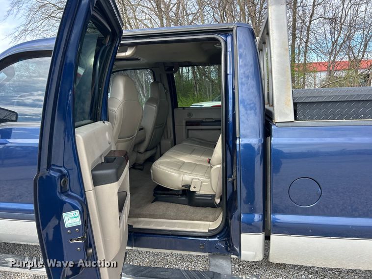 image for item FC5296 2009 Ford F350 Super Duty Crew Cab pickup truck
