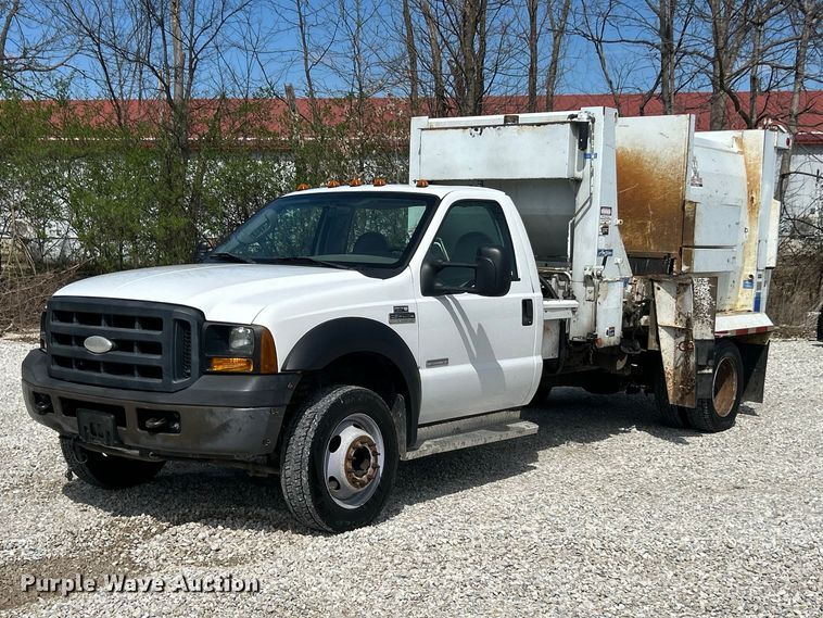 image for item FC5298 2007 Ford F450 Super Duty refuse truck