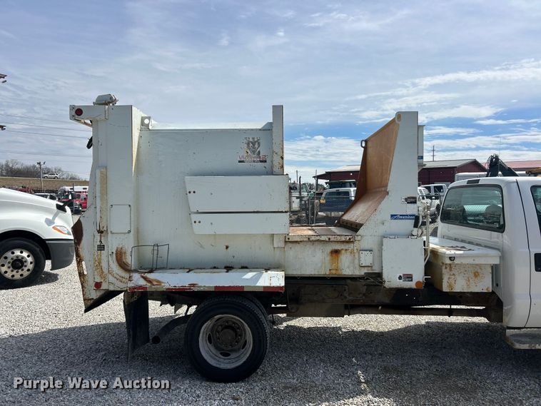 image for item FC5298 2007 Ford F450 Super Duty refuse truck