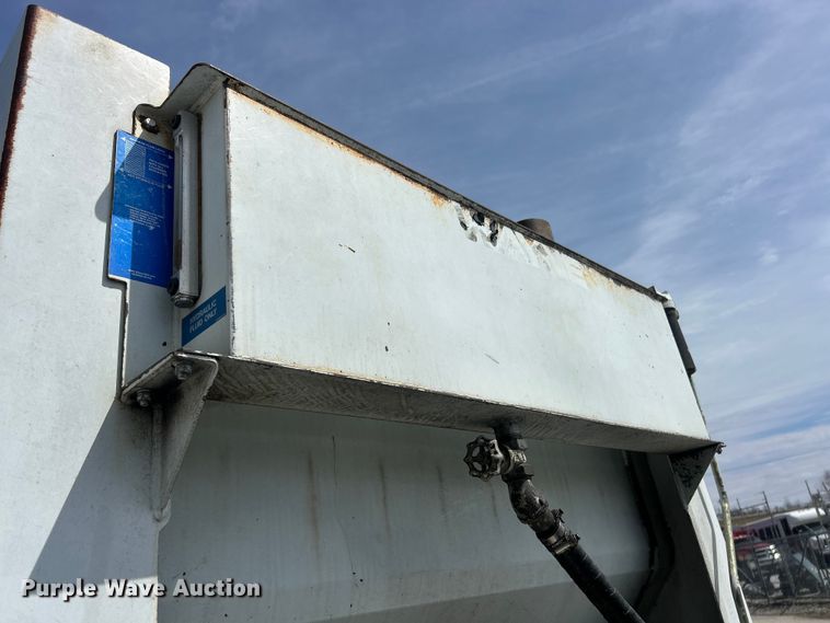 image for item FC5298 2007 Ford F450 Super Duty refuse truck