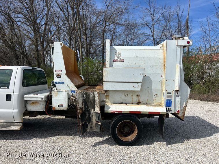 image for item FC5298 2007 Ford F450 Super Duty refuse truck