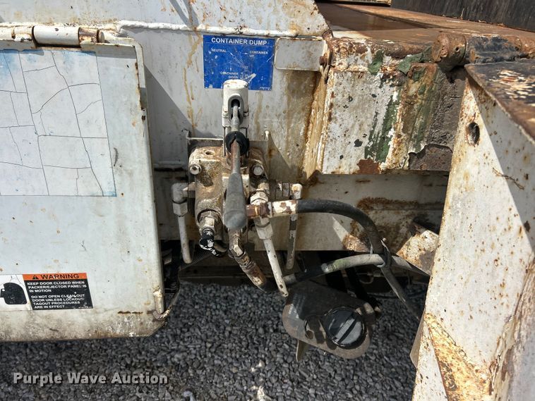 image for item FC5298 2007 Ford F450 Super Duty refuse truck