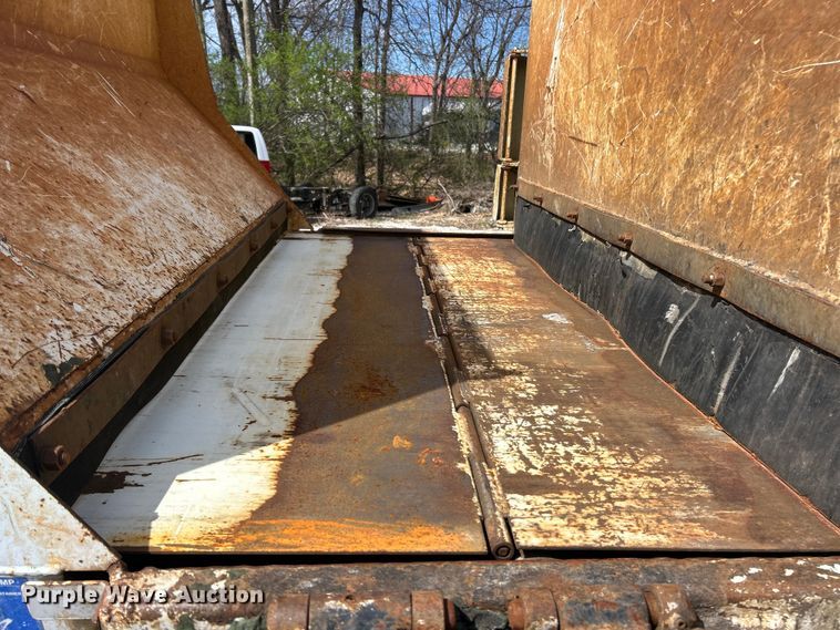 image for item FC5298 2007 Ford F450 Super Duty refuse truck