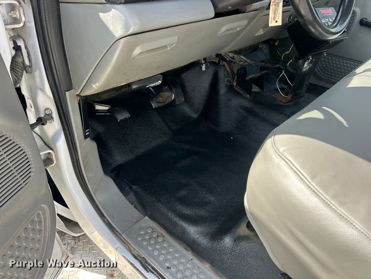 image for item FC5298 2007 Ford F450 Super Duty refuse truck