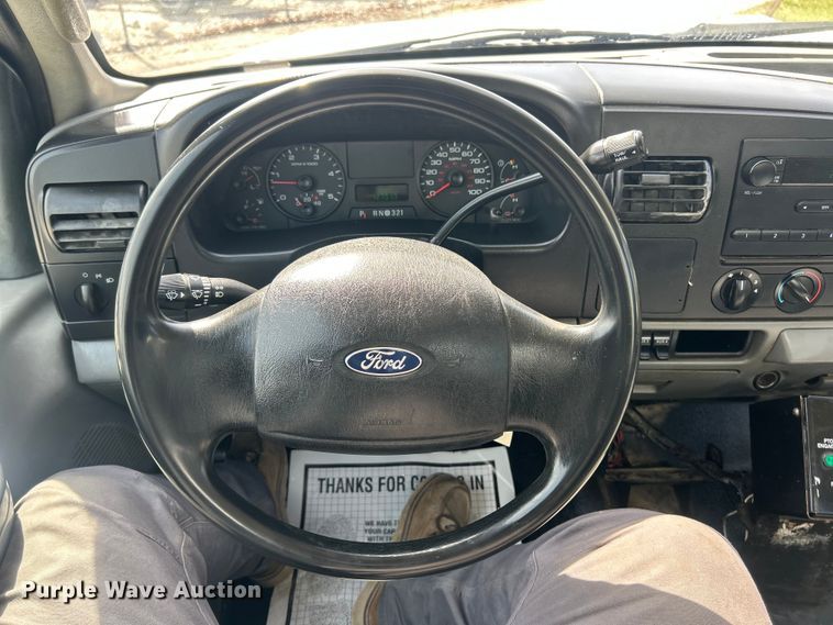 image for item FC5298 2007 Ford F450 Super Duty refuse truck