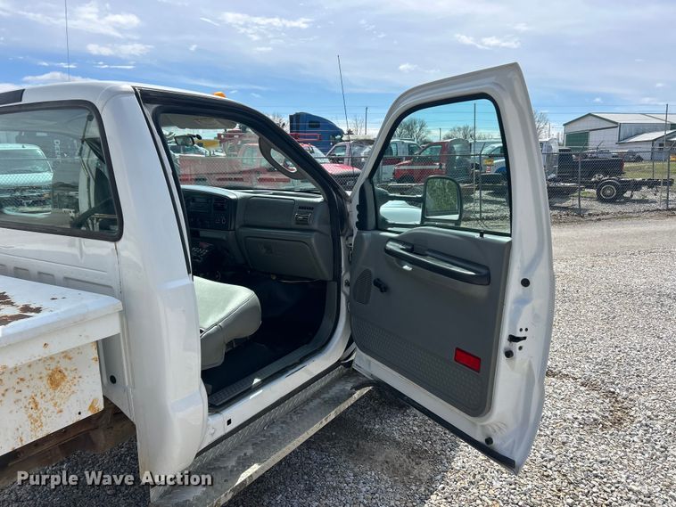 image for item FC5298 2007 Ford F450 Super Duty refuse truck