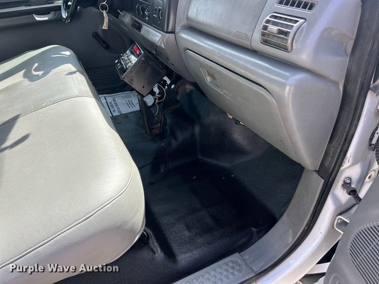 image for item FC5298 2007 Ford F450 Super Duty refuse truck