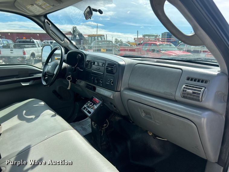 image for item FC5298 2007 Ford F450 Super Duty refuse truck