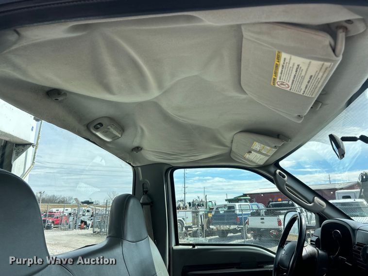 image for item FC5298 2007 Ford F450 Super Duty refuse truck