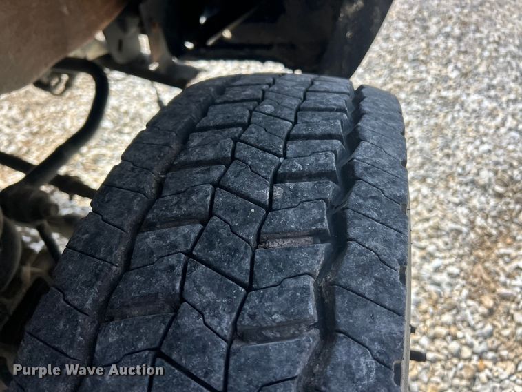 image for item FC5298 2007 Ford F450 Super Duty refuse truck