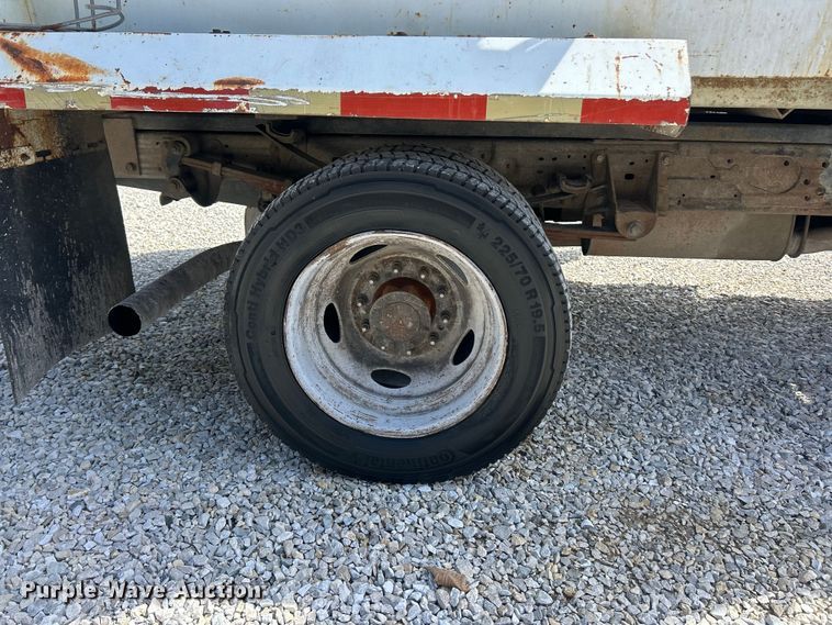 image for item FC5298 2007 Ford F450 Super Duty refuse truck