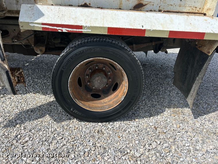 image for item FC5298 2007 Ford F450 Super Duty refuse truck
