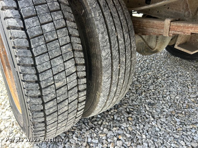 image for item FC5298 2007 Ford F450 Super Duty refuse truck