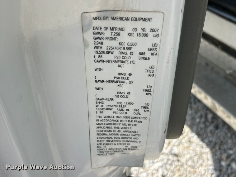 image for item FC5298 2007 Ford F450 Super Duty refuse truck