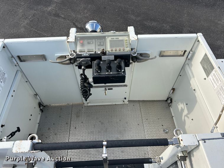 image for item FC5311 2002 Pierce Manufacturing aerial platform fire truck