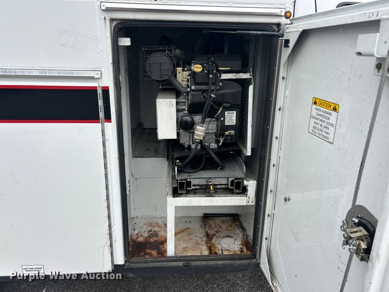 image for item FC5312 2015 Ford F550 XL Super Duty utility / service truck