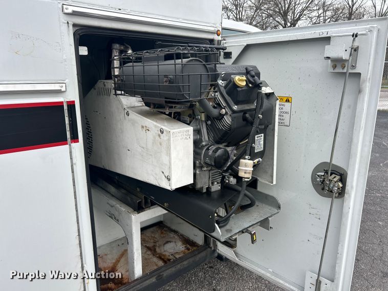 image for item FC5312 2015 Ford F550 XL Super Duty utility / service truck