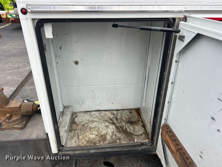 image for item FC5312 2015 Ford F550 XL Super Duty utility / service truck