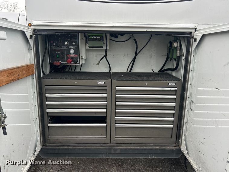 image for item FC5312 2015 Ford F550 XL Super Duty utility / service truck