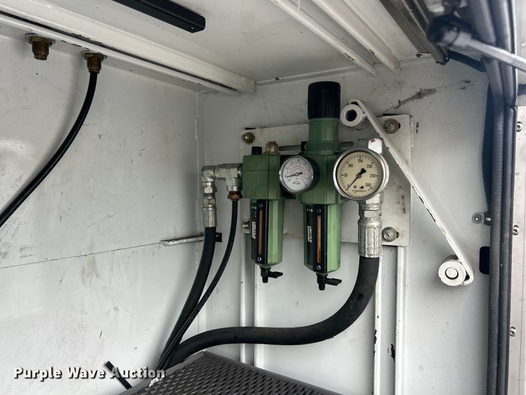 image for item FC5312 2015 Ford F550 XL Super Duty utility / service truck