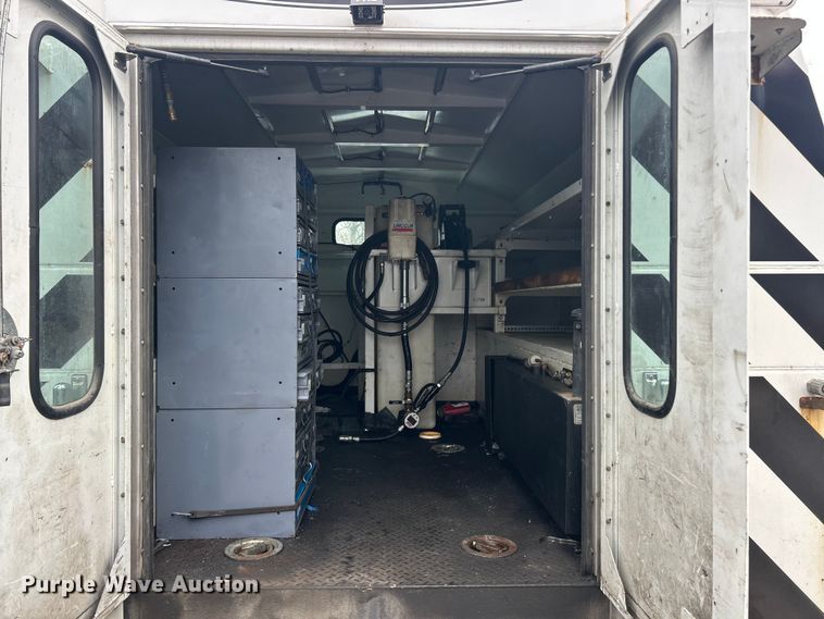 image for item FC5312 2015 Ford F550 XL Super Duty utility / service truck