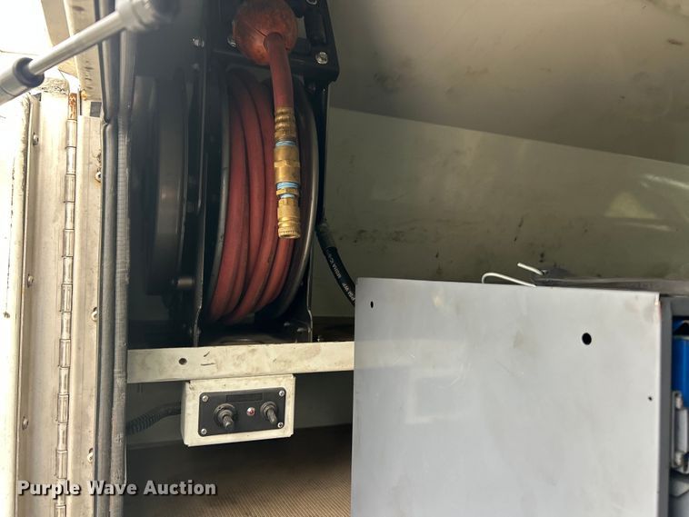 image for item FC5312 2015 Ford F550 XL Super Duty utility / service truck