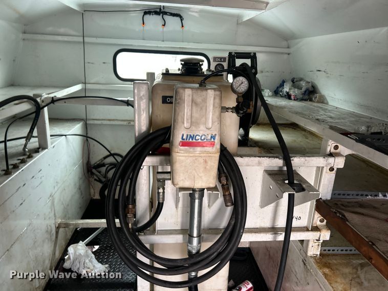 image for item FC5312 2015 Ford F550 XL Super Duty utility / service truck