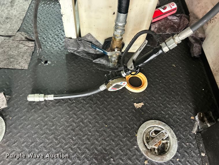 image for item FC5312 2015 Ford F550 XL Super Duty utility / service truck