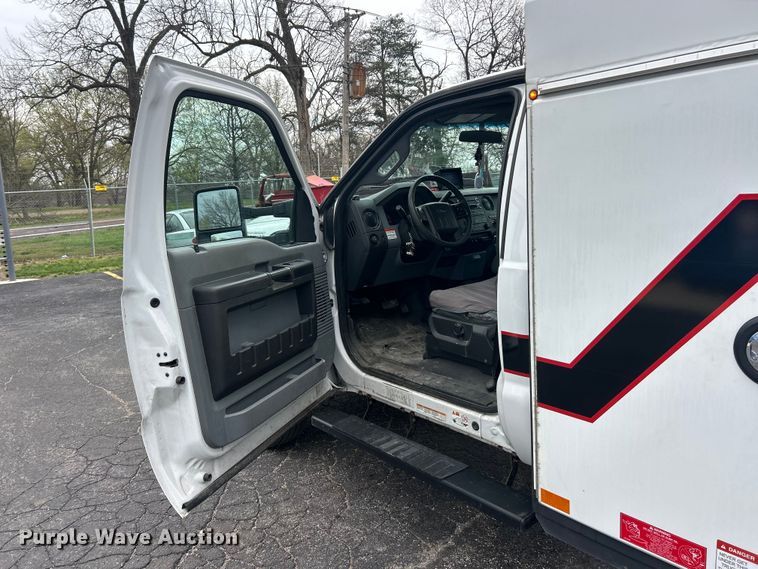image for item FC5312 2015 Ford F550 XL Super Duty utility / service truck