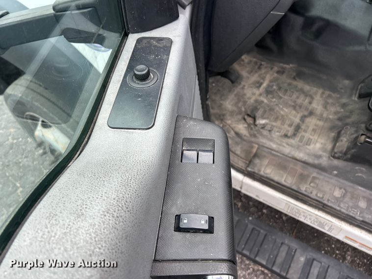 image for item FC5312 2015 Ford F550 XL Super Duty utility / service truck