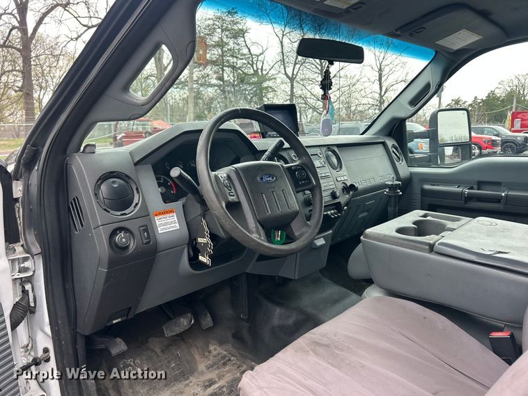 image for item FC5312 2015 Ford F550 XL Super Duty utility / service truck