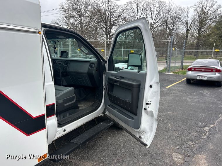 image for item FC5312 2015 Ford F550 XL Super Duty utility / service truck