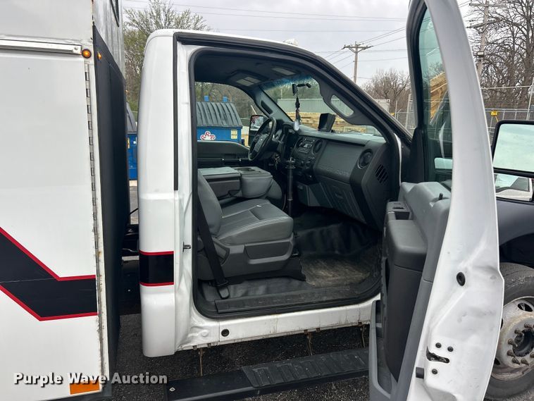 image for item FC5312 2015 Ford F550 XL Super Duty utility / service truck
