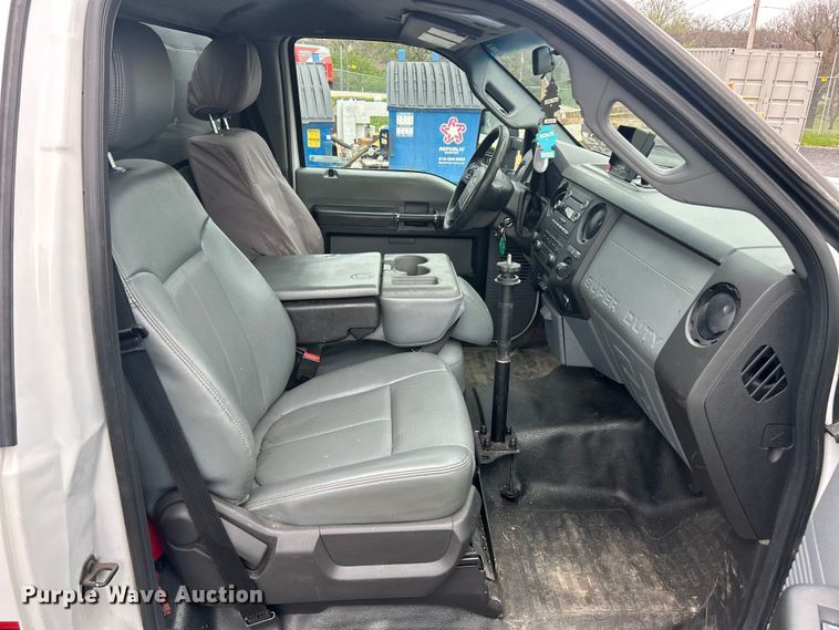 image for item FC5312 2015 Ford F550 XL Super Duty utility / service truck
