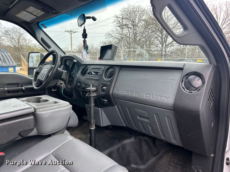 image for item FC5312 2015 Ford F550 XL Super Duty utility / service truck