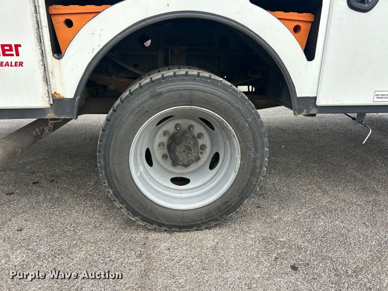 image for item FC5312 2015 Ford F550 XL Super Duty utility / service truck