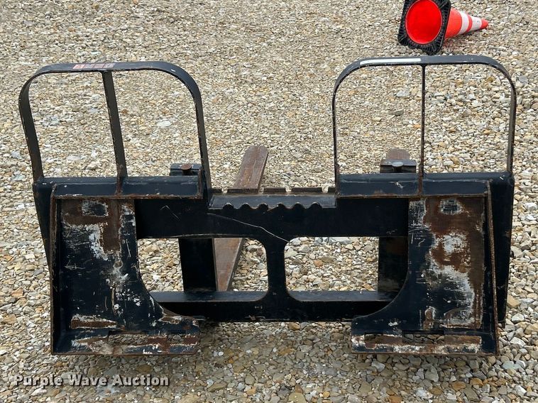 image for item FC5328 HLA HD55BO500 skid steer forks