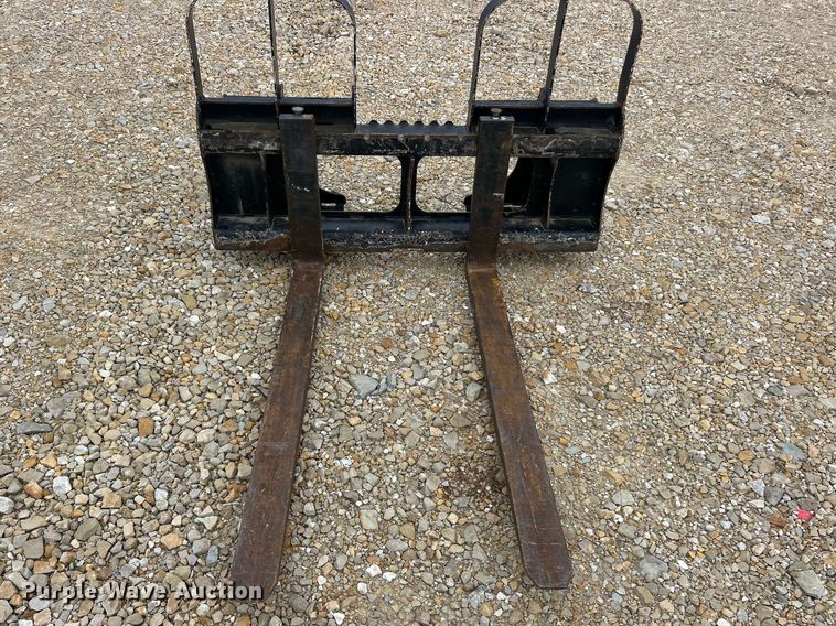 image for item FC5328 HLA HD55BO500 skid steer forks